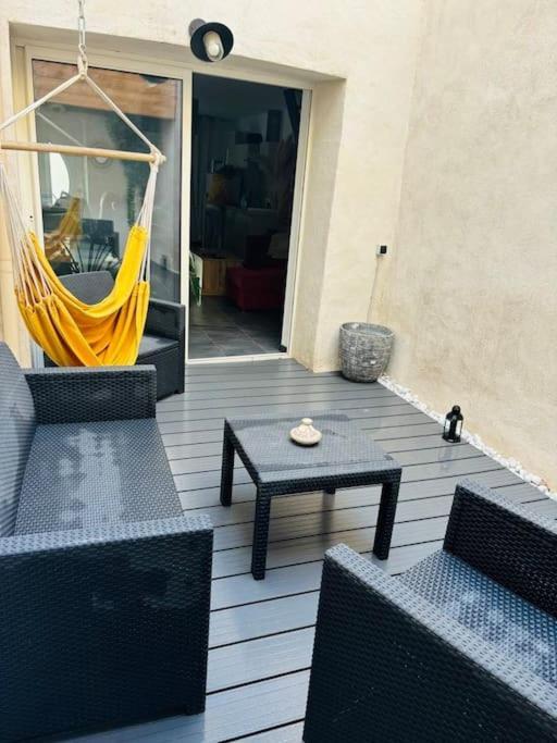 Appartement En Petite Camargue Saint-Laurent-dʼAigouze Buitenkant foto